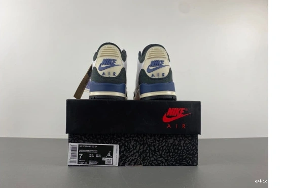 EP Ma Retro  HV8571-100 3  Jordan OG SP HV8571-100 Maniére A “Diffused Blue”  0404